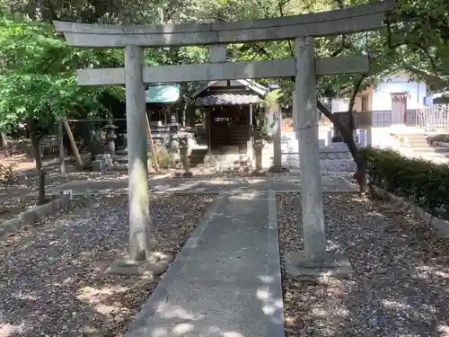 上地八幡宮の鳥居