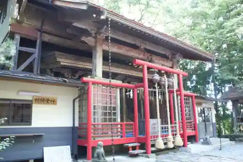 諏訪神社の本殿・本堂