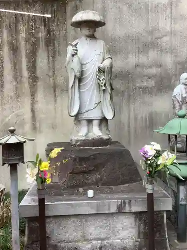 龍泉院の像