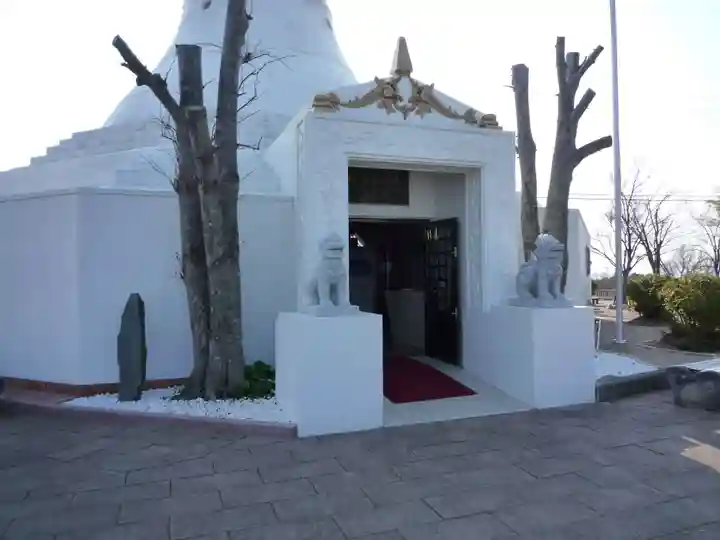 パゴダ平和記念塔のその他建物