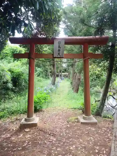 白鳥弁天の鳥居