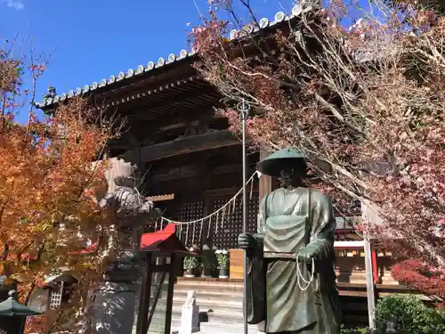 石薬師寺の像