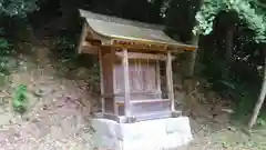 真南条下稲荷神社の建物その他