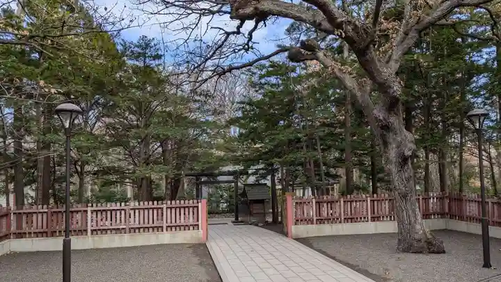 開拓神社の庭園