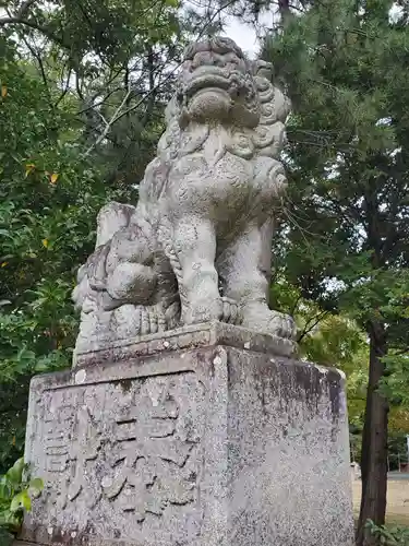 引馬神社の狛犬