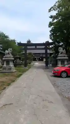 諏訪神社の{uncategorized: "未分類", other: "その他", undefined: "問題あり", building: "その他建物", grave: "お墓", sacred_gate: "鳥居", guardian: "狛犬", statue: "像", buddha: "仏像", history: "歴史", nature: "自然", garden: "庭園", animal: "動物", pagoda: "塔", temizu: "手水舎", mountain_gate: "山門・神門", sanctuary: "本殿・本堂", subordinate: "末社・摂社", art: "芸術", scenery: "景色", jizo: "地蔵", ema: "絵馬", goshuin: "御朱印", omikuji: "おみくじ", items: "授与品その他", amulet: "お守り", goshuincho: "御朱印帳", eats: "食事", festival: "お祭り", votive_dance: "神楽", shichigosan: "七五三参", wedding: "結婚式", experience: "体験その他", initially: "初詣", around: "周辺", anti_infection: "感染症対策"}