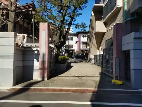西徳寺の山門・神門