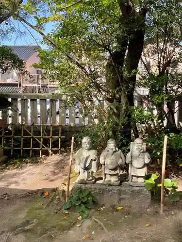 宇多須神社の像