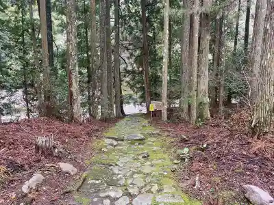 大森神社の{uncategorized: "未分類", other: "その他", undefined: "問題あり", building: "その他建物", grave: "お墓", sacred_gate: "鳥居", guardian: "狛犬", statue: "像", buddha: "仏像", history: "歴史", nature: "自然", garden: "庭園", animal: "動物", pagoda: "塔", temizu: "手水舎", mountain_gate: "山門・神門", sanctuary: "本殿・本堂", subordinate: "末社・摂社", art: "芸術", scenery: "景色", jizo: "地蔵", ema: "絵馬", goshuin: "御朱印", omikuji: "おみくじ", items: "授与品その他", amulet: "お守り", goshuincho: "御朱印帳", eats: "食事", festival: "お祭り", votive_dance: "神楽", shichigosan: "七五三参", wedding: "結婚式", experience: "体験その他", initially: "初詣", around: "周辺", anti_infection: "感染症対策"}