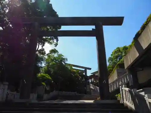 伊勢山皇大神宮の鳥居