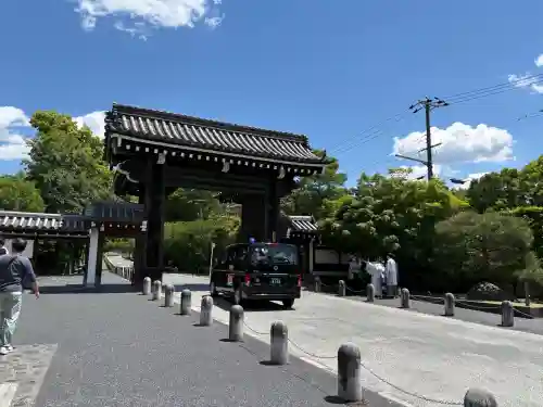 知恩院の{uncategorized: "未分類", other: "その他", undefined: "問題あり", building: "その他建物", grave: "お墓", sacred_gate: "鳥居", guardian: "狛犬", statue: "像", buddha: "仏像", history: "歴史", nature: "自然", garden: "庭園", animal: "動物", pagoda: "塔", temizu: "手水舎", mountain_gate: "山門・神門", sanctuary: "本殿・本堂", subordinate: "末社・摂社", art: "芸術", scenery: "景色", jizo: "地蔵", ema: "絵馬", goshuin: "御朱印", omikuji: "おみくじ", items: "授与品その他", amulet: "お守り", goshuincho: "御朱印帳", eats: "食事", festival: "お祭り", votive_dance: "神楽", shichigosan: "七五三参", wedding: "結婚式", experience: "体験その他", initially: "初詣", around: "周辺", anti_infection: "感染症対策"}