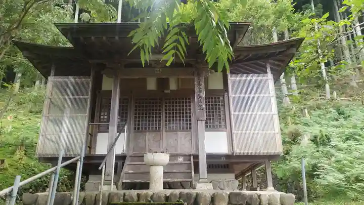 淡墨観音の本殿・本堂