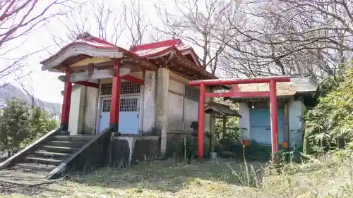 小橋内稲荷神社の本殿