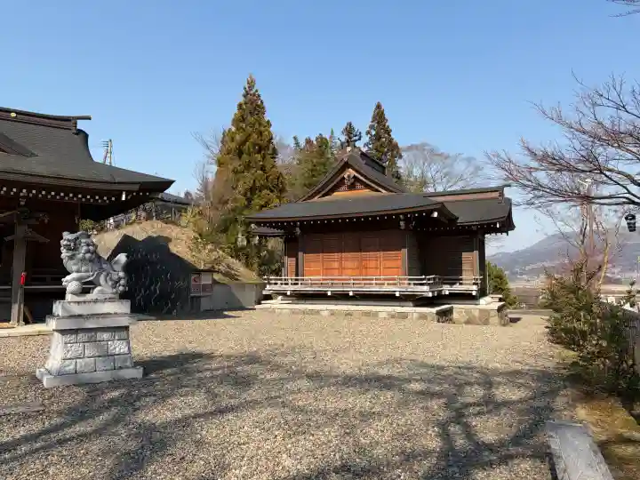 熊野三社の{uncategorized: "未分類", other: "その他", undefined: "問題あり", building: "その他建物", grave: "お墓", sacred_gate: "鳥居", guardian: "狛犬", statue: "像", buddha: "仏像", history: "歴史", nature: "自然", garden: "庭園", animal: "動物", pagoda: "塔", temizu: "手水舎", mountain_gate: "山門・神門", sanctuary: "本殿・本堂", subordinate: "末社・摂社", art: "芸術", scenery: "景色", jizo: "地蔵", ema: "絵馬", goshuin: "御朱印", omikuji: "おみくじ", items: "授与品その他", amulet: "お守り", goshuincho: "御朱印帳", eats: "食事", festival: "お祭り", votive_dance: "神楽", shichigosan: "七五三参", wedding: "結婚式", experience: "体験その他", initially: "初詣", around: "周辺", anti_infection: "感染症対策"}
