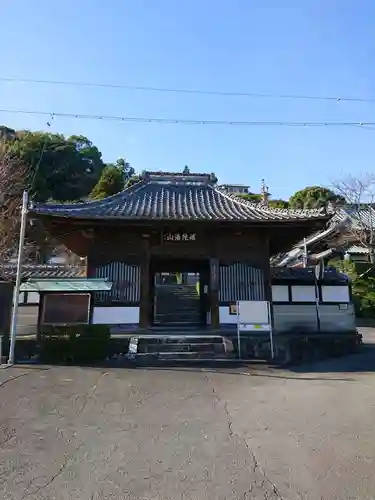 鉄舟寺の山門