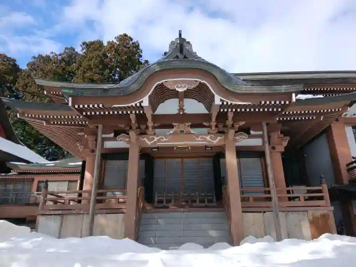 出羽神社(出羽三山神社)~三神合祭殿~の{uncategorized: "未分類", other: "その他", undefined: "問題あり", building: "その他建物", grave: "お墓", sacred_gate: "鳥居", guardian: "狛犬", statue: "像", buddha: "仏像", history: "歴史", nature: "自然", garden: "庭園", animal: "動物", pagoda: "塔", temizu: "手水舎", mountain_gate: "山門・神門", sanctuary: "本殿・本堂", subordinate: "末社・摂社", art: "芸術", scenery: "景色", jizo: "地蔵", ema: "絵馬", goshuin: "御朱印", omikuji: "おみくじ", items: "授与品その他", amulet: "お守り", goshuincho: "御朱印帳", eats: "食事", festival: "お祭り", votive_dance: "神楽", shichigosan: "七五三参", wedding: "結婚式", experience: "体験その他", initially: "初詣", around: "周辺", anti_infection: "感染症対策"}