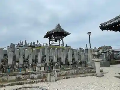 極楽寺の{uncategorized: "未分類", other: "その他", undefined: "問題あり", building: "その他建物", grave: "お墓", sacred_gate: "鳥居", guardian: "狛犬", statue: "像", buddha: "仏像", history: "歴史", nature: "自然", garden: "庭園", animal: "動物", pagoda: "塔", temizu: "手水舎", mountain_gate: "山門・神門", sanctuary: "本殿・本堂", subordinate: "末社・摂社", art: "芸術", scenery: "景色", jizo: "地蔵", ema: "絵馬", goshuin: "御朱印", omikuji: "おみくじ", items: "授与品その他", amulet: "お守り", goshuincho: "御朱印帳", eats: "食事", festival: "お祭り", votive_dance: "神楽", shichigosan: "七五三参", wedding: "結婚式", experience: "体験その他", initially: "初詣", around: "周辺", anti_infection: "感染症対策"}