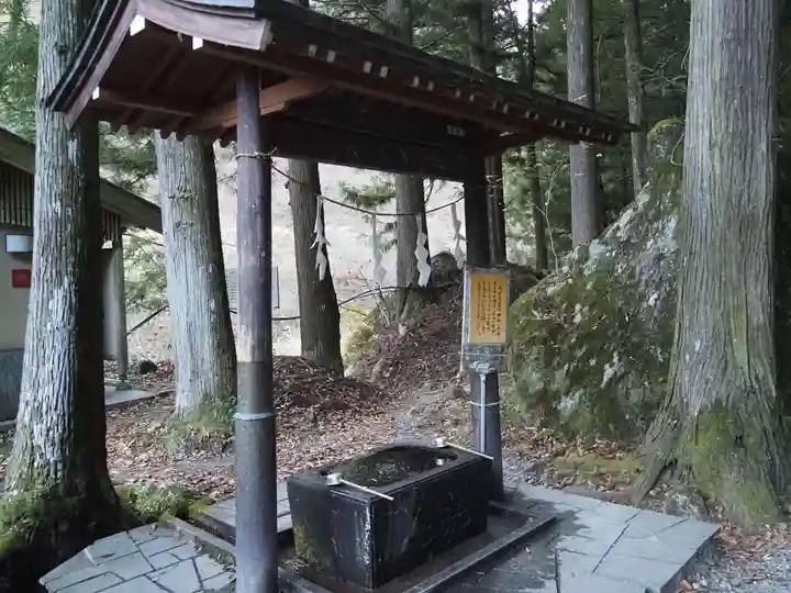 甲斐駒ヶ岳神社の手水舎