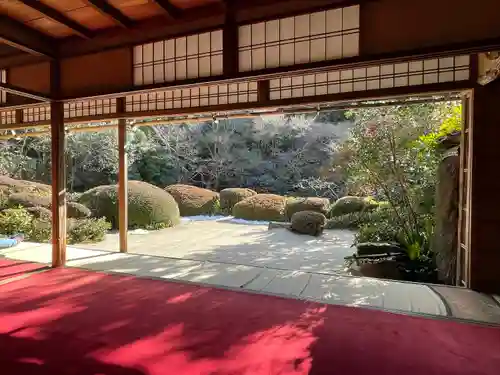 八大神社の庭園