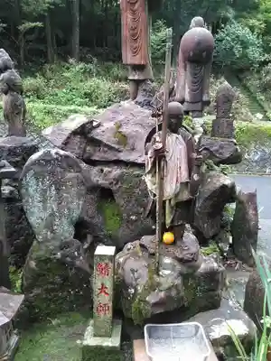 丸尾観音堂の像