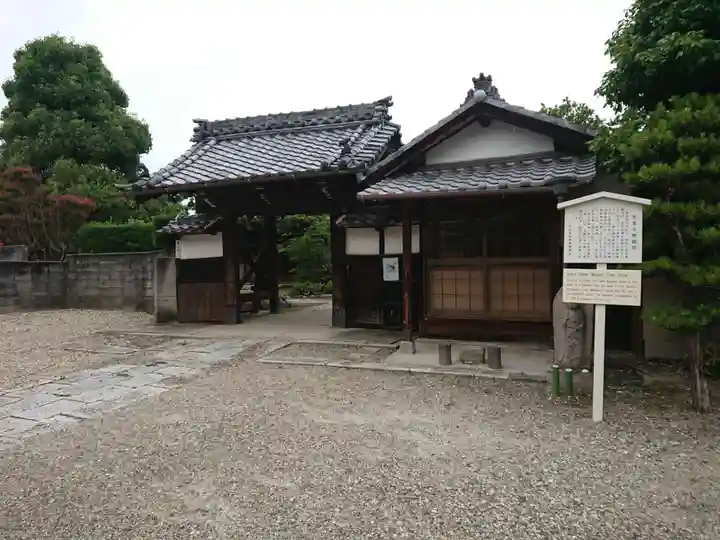 光音寺の山門・神門
