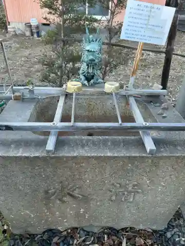 神明神社の{uncategorized: "未分類", other: "その他", undefined: "問題あり", building: "その他建物", grave: "お墓", sacred_gate: "鳥居", guardian: "狛犬", statue: "像", buddha: "仏像", history: "歴史", nature: "自然", garden: "庭園", animal: "動物", pagoda: "塔", temizu: "手水舎", mountain_gate: "山門・神門", sanctuary: "本殿・本堂", subordinate: "末社・摂社", art: "芸術", scenery: "景色", jizo: "地蔵", ema: "絵馬", goshuin: "御朱印", omikuji: "おみくじ", items: "授与品その他", amulet: "お守り", goshuincho: "御朱印帳", eats: "食事", festival: "お祭り", votive_dance: "神楽", shichigosan: "七五三参", wedding: "結婚式", experience: "体験その他", initially: "初詣", around: "周辺", anti_infection: "感染症対策"}