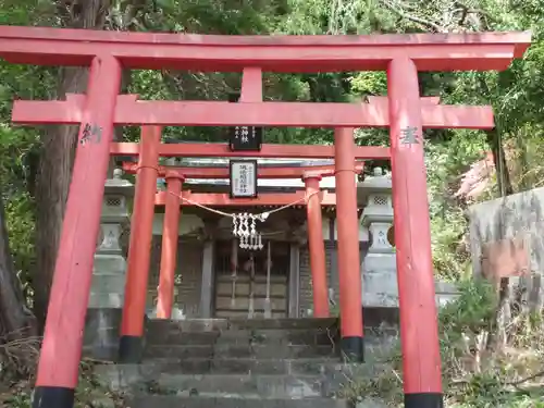 磯﨑稲荷神社の鳥居