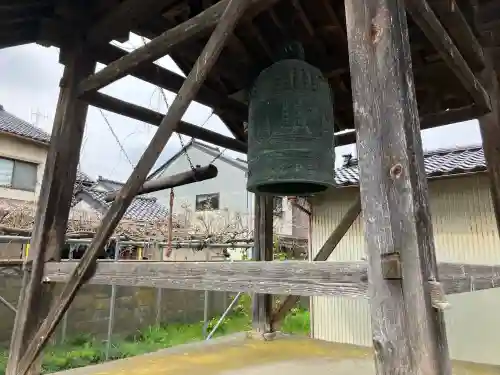 長楽寺の{uncategorized: "未分類", other: "その他", undefined: "問題あり", building: "その他建物", grave: "お墓", sacred_gate: "鳥居", guardian: "狛犬", statue: "像", buddha: "仏像", history: "歴史", nature: "自然", garden: "庭園", animal: "動物", pagoda: "塔", temizu: "手水舎", mountain_gate: "山門・神門", sanctuary: "本殿・本堂", subordinate: "末社・摂社", art: "芸術", scenery: "景色", jizo: "地蔵", ema: "絵馬", goshuin: "御朱印", omikuji: "おみくじ", items: "授与品その他", amulet: "お守り", goshuincho: "御朱印帳", eats: "食事", festival: "お祭り", votive_dance: "神楽", shichigosan: "七五三参", wedding: "結婚式", experience: "体験その他", initially: "初詣", around: "周辺", anti_infection: "感染症対策"}