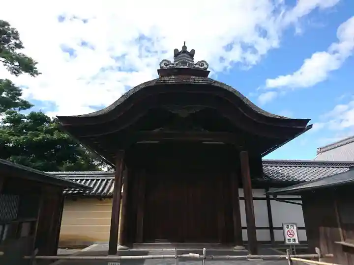 鹿苑寺(金閣寺)の山門・神門