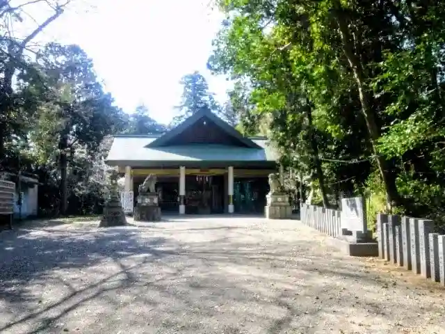 松阪神社の{uncategorized: "未分類", other: "その他", undefined: "問題あり", building: "その他建物", grave: "お墓", sacred_gate: "鳥居", guardian: "狛犬", statue: "像", buddha: "仏像", history: "歴史", nature: "自然", garden: "庭園", animal: "動物", pagoda: "塔", temizu: "手水舎", mountain_gate: "山門・神門", sanctuary: "本殿・本堂", subordinate: "末社・摂社", art: "芸術", scenery: "景色", jizo: "地蔵", ema: "絵馬", goshuin: "御朱印", omikuji: "おみくじ", items: "授与品その他", amulet: "お守り", goshuincho: "御朱印帳", eats: "食事", festival: "お祭り", votive_dance: "神楽", shichigosan: "七五三参", wedding: "結婚式", experience: "体験その他", initially: "初詣", around: "周辺", anti_infection: "感染症対策"}