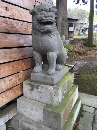 巣守神社の狛犬