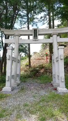 巖稲荷神社の鳥居