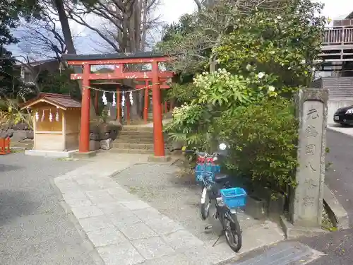 由比若宮（元鶴岡八幡宮）の鳥居