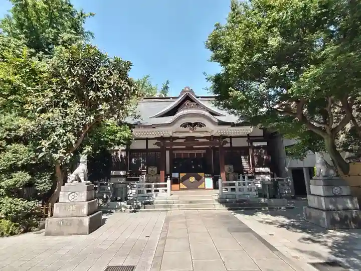 鳥越神社の本殿・本堂