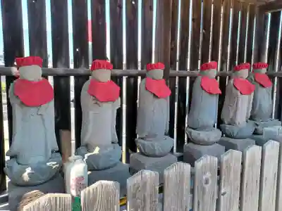 金剛寺の{uncategorized: "未分類", other: "その他", undefined: "問題あり", building: "その他建物", grave: "お墓", sacred_gate: "鳥居", guardian: "狛犬", statue: "像", buddha: "仏像", history: "歴史", nature: "自然", garden: "庭園", animal: "動物", pagoda: "塔", temizu: "手水舎", mountain_gate: "山門・神門", sanctuary: "本殿・本堂", subordinate: "末社・摂社", art: "芸術", scenery: "景色", jizo: "地蔵", ema: "絵馬", goshuin: "御朱印", omikuji: "おみくじ", items: "授与品その他", amulet: "お守り", goshuincho: "御朱印帳", eats: "食事", festival: "お祭り", votive_dance: "神楽", shichigosan: "七五三参", wedding: "結婚式", experience: "体験その他", initially: "初詣", around: "周辺", anti_infection: "感染症対策"}