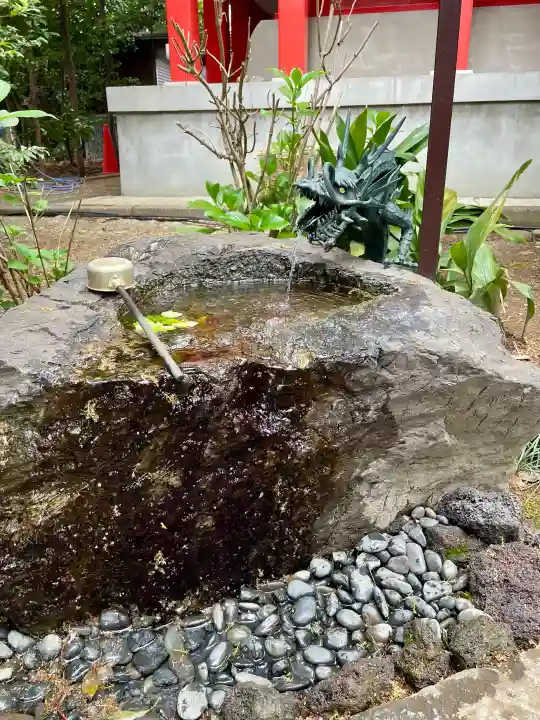 川越八幡宮の{uncategorized: "未分類", other: "その他", undefined: "問題あり", building: "その他建物", grave: "お墓", sacred_gate: "鳥居", guardian: "狛犬", statue: "像", buddha: "仏像", history: "歴史", nature: "自然", garden: "庭園", animal: "動物", pagoda: "塔", temizu: "手水舎", mountain_gate: "山門・神門", sanctuary: "本殿・本堂", subordinate: "末社・摂社", art: "芸術", scenery: "景色", jizo: "地蔵", ema: "絵馬", goshuin: "御朱印", omikuji: "おみくじ", items: "授与品その他", amulet: "お守り", goshuincho: "御朱印帳", eats: "食事", festival: "お祭り", votive_dance: "神楽", shichigosan: "七五三参", wedding: "結婚式", experience: "体験その他", initially: "初詣", around: "周辺", anti_infection: "感染症対策"}