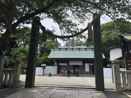 伊勢山皇大神宮の鳥居