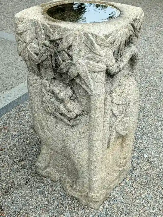 射水神社の{uncategorized: "未分類", other: "その他", undefined: "問題あり", building: "その他建物", grave: "お墓", sacred_gate: "鳥居", guardian: "狛犬", statue: "像", buddha: "仏像", history: "歴史", nature: "自然", garden: "庭園", animal: "動物", pagoda: "塔", temizu: "手水舎", mountain_gate: "山門・神門", sanctuary: "本殿・本堂", subordinate: "末社・摂社", art: "芸術", scenery: "景色", jizo: "地蔵", ema: "絵馬", goshuin: "御朱印", omikuji: "おみくじ", items: "授与品その他", amulet: "お守り", goshuincho: "御朱印帳", eats: "食事", festival: "お祭り", votive_dance: "神楽", shichigosan: "七五三参", wedding: "結婚式", experience: "体験その他", initially: "初詣", around: "周辺", anti_infection: "感染症対策"}