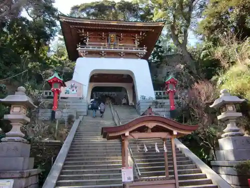 江島神社の山門