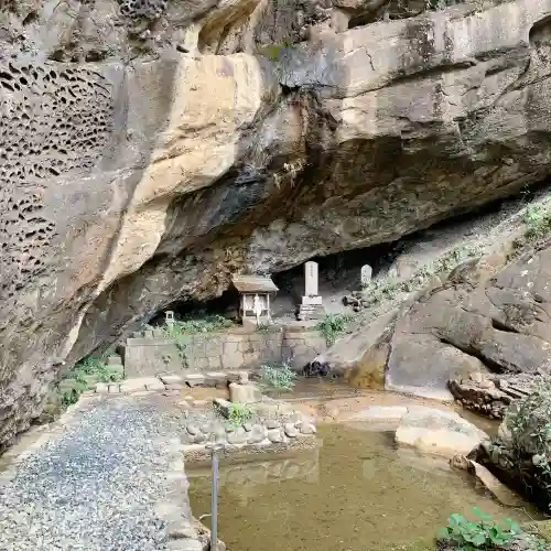 救馬溪観音の{uncategorized: "未分類", other: "その他", undefined: "問題あり", building: "その他建物", grave: "お墓", sacred_gate: "鳥居", guardian: "狛犬", statue: "像", buddha: "仏像", history: "歴史", nature: "自然", garden: "庭園", animal: "動物", pagoda: "塔", temizu: "手水舎", mountain_gate: "山門・神門", sanctuary: "本殿・本堂", subordinate: "末社・摂社", art: "芸術", scenery: "景色", jizo: "地蔵", ema: "絵馬", goshuin: "御朱印", omikuji: "おみくじ", items: "授与品その他", amulet: "お守り", goshuincho: "御朱印帳", eats: "食事", festival: "お祭り", votive_dance: "神楽", shichigosan: "七五三参", wedding: "結婚式", experience: "体験その他", initially: "初詣", around: "周辺", anti_infection: "感染症対策"}