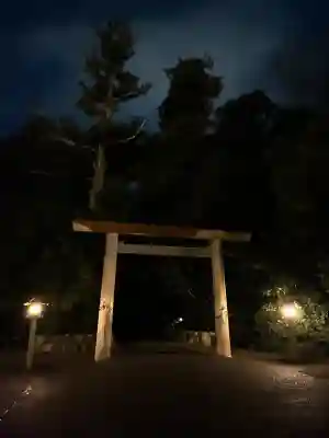 伊勢神宮外宮（豊受大神宮）の{uncategorized: "未分類", other: "その他", undefined: "問題あり", building: "その他建物", grave: "お墓", sacred_gate: "鳥居", guardian: "狛犬", statue: "像", buddha: "仏像", history: "歴史", nature: "自然", garden: "庭園", animal: "動物", pagoda: "塔", temizu: "手水舎", mountain_gate: "山門・神門", sanctuary: "本殿・本堂", subordinate: "末社・摂社", art: "芸術", scenery: "景色", jizo: "地蔵", ema: "絵馬", goshuin: "御朱印", omikuji: "おみくじ", items: "授与品その他", amulet: "お守り", goshuincho: "御朱印帳", eats: "食事", festival: "お祭り", votive_dance: "神楽", shichigosan: "七五三参", wedding: "結婚式", experience: "体験その他", initially: "初詣", around: "周辺", anti_infection: "感染症対策"}