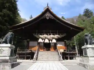 諏訪大社下社秋宮の本殿・本堂