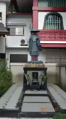 放生寺の像