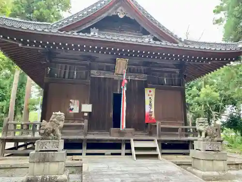 筑摩神社の本殿