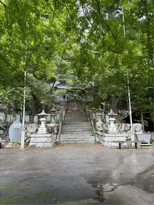 大滝不動尊前宮(山梨県)