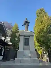 泉岳寺の像
