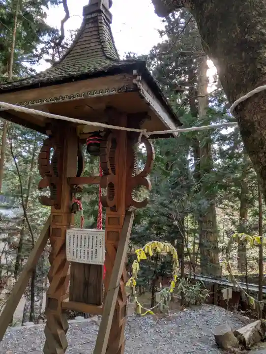 日光二荒山神社の{uncategorized: "未分類", other: "その他", undefined: "問題あり", building: "その他建物", grave: "お墓", sacred_gate: "鳥居", guardian: "狛犬", statue: "像", buddha: "仏像", history: "歴史", nature: "自然", garden: "庭園", animal: "動物", pagoda: "塔", temizu: "手水舎", mountain_gate: "山門・神門", sanctuary: "本殿・本堂", subordinate: "末社・摂社", art: "芸術", scenery: "景色", jizo: "地蔵", ema: "絵馬", goshuin: "御朱印", omikuji: "おみくじ", items: "授与品その他", amulet: "お守り", goshuincho: "御朱印帳", eats: "食事", festival: "お祭り", votive_dance: "神楽", shichigosan: "七五三参", wedding: "結婚式", experience: "体験その他", initially: "初詣", around: "周辺", anti_infection: "感染症対策"}
