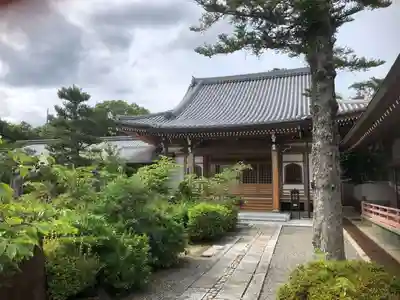 蓮華寺の本殿・本堂