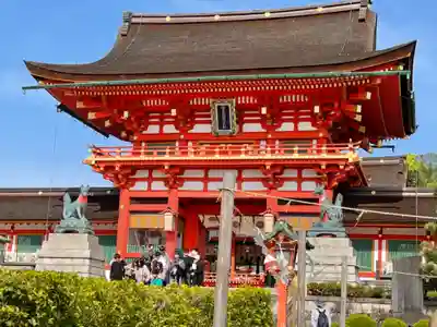 伏見稲荷大社の山門・神門