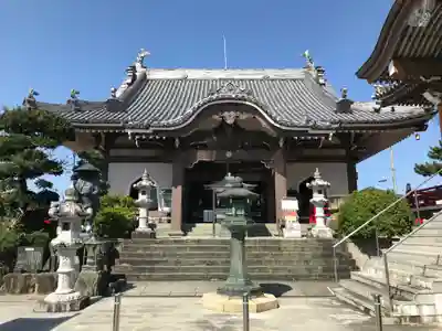 井戸寺の本殿・本堂